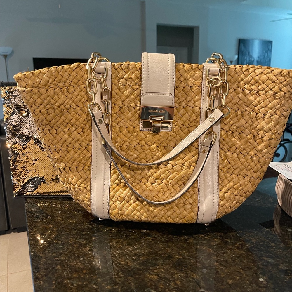 MICHAEL KORS CREAM WOVEN BAG